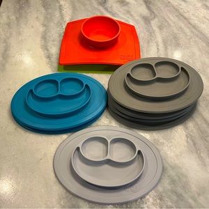 EZ PZ kids Mini Mat is an all-in-one placemat + plate that suctions to the table